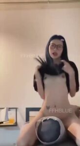 สาวหุ่นเซ็กซี่ซอยหีด้วยควยปลอมยาวใหญ่ น้ำเงี่ยนพุ่งกระฉูดครางลั่นเสียวหีฉ่ำ