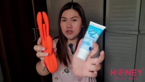 สาวหุ่นดี Andrea เงี่ยนจัด ซอยหีดิลโด้ใหญ่ HONEY PLAYBOX จนน้ำเงี่ยนพุ่งทะลัก