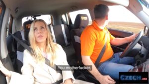 สาวขับรถโดนด่าแรง road rage เงี่ยนโป๊ทะลุ รีบลากผู้ชายขึ้นห้องพัก โดนควยใหญ่ซอยหีแตกในคาห้อง