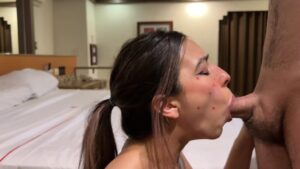 ครูฝรั่งนมยักษ์โดนนักเรียนควยใหญ่เย็ดสดท่าหมา ซอยหีรัวแตกคาหีในห้องนอน