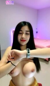 น้องมหาลัยนมโคตรใหญ่ หน้าตาเด็กบริสุทธิ์ ซอยหีดิลโด้แบบไม่กั๊ก ครางเสียวลั่นห้องโรงแรมไลฟ์สด