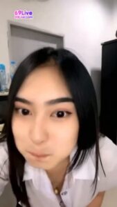 คลิปหลุด นักศึกษานมโตรุมทึบ คาชุดนักศึกษา เงี่ยนจัดไลฟ์สดเย็ดหีแฉะ ซอยยับแตกใน