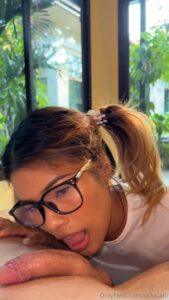 คลิปหลุด Urkalani สาวฝรั่งตัวเล็กนมใหญ่แว่นเก๋า โดนควยใหญ่ซอยหีสดในโรงแรม ครางเสียวลั่นแตกคาปากเต็มๆ