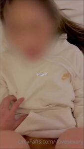 สาวหุ่นเซ็กซี่โดนแฟนควยยักษ์เย็ดสดโหดๆ ซอยหีฉีกทะลุแตกในคาหีแน่น